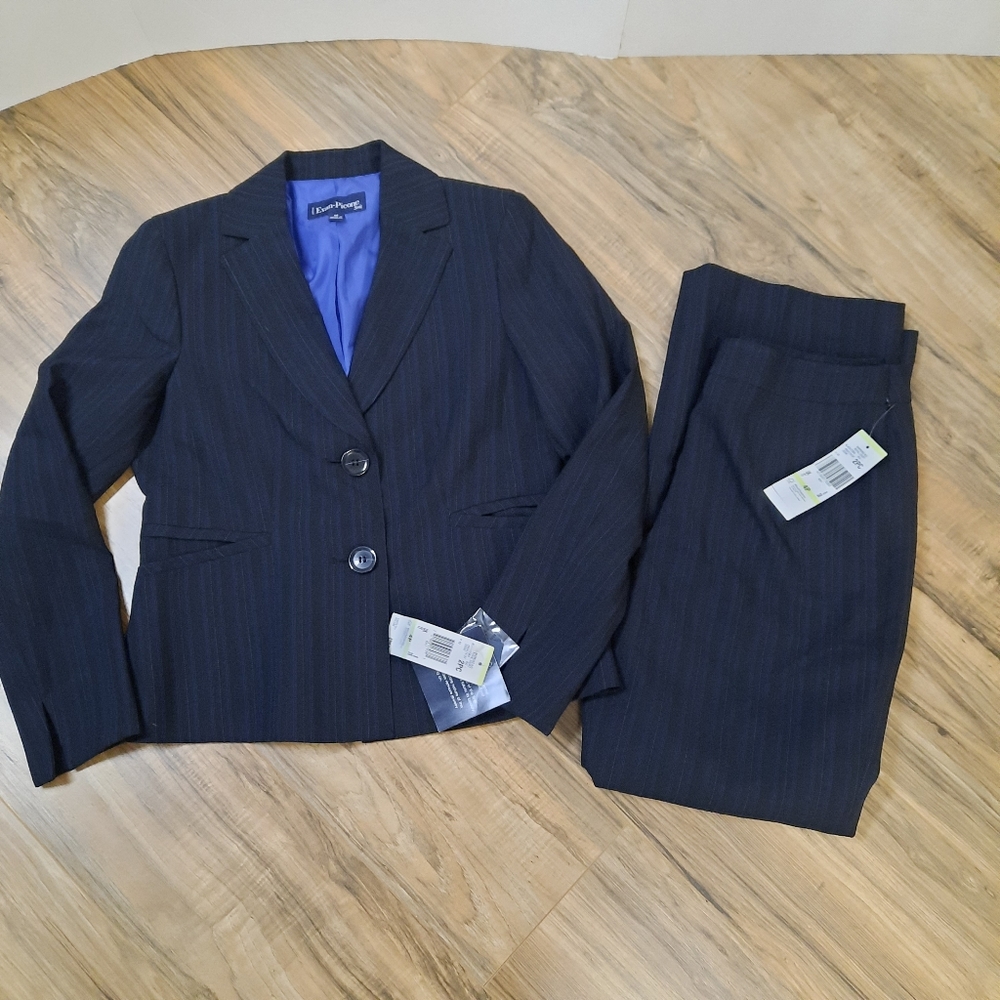 Evan Picone 2 black/ blue piece suit Size 4P